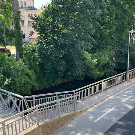 Slezak מלון דירות